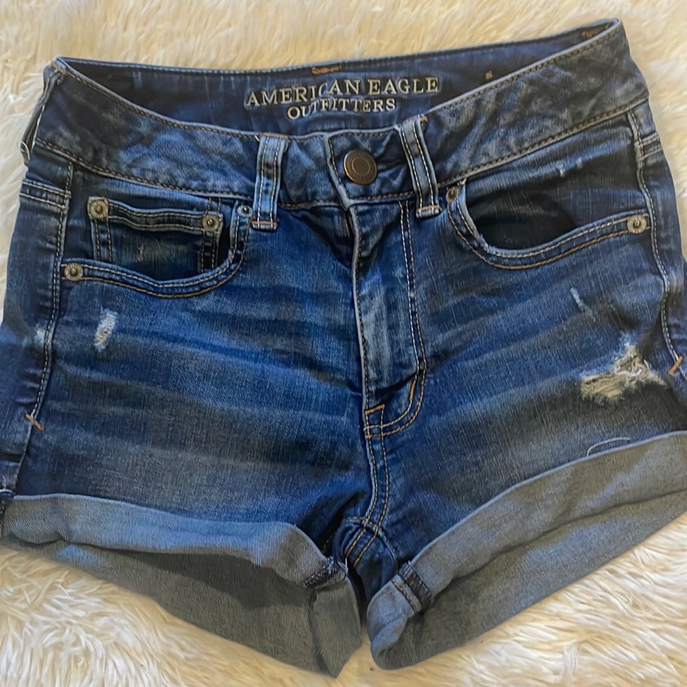 Women’s denim jeans shorts. Size 4, Super Stretch.